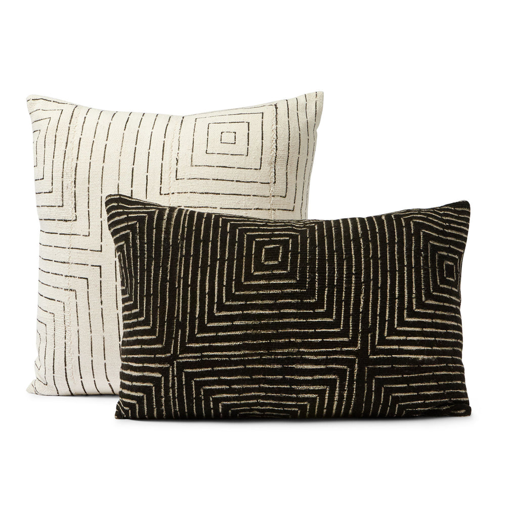 
                
                    Load image into Gallery viewer, You&amp;#39;ll enjoy this  black and white mud cloth pillow set with 2 pillows.
                
            